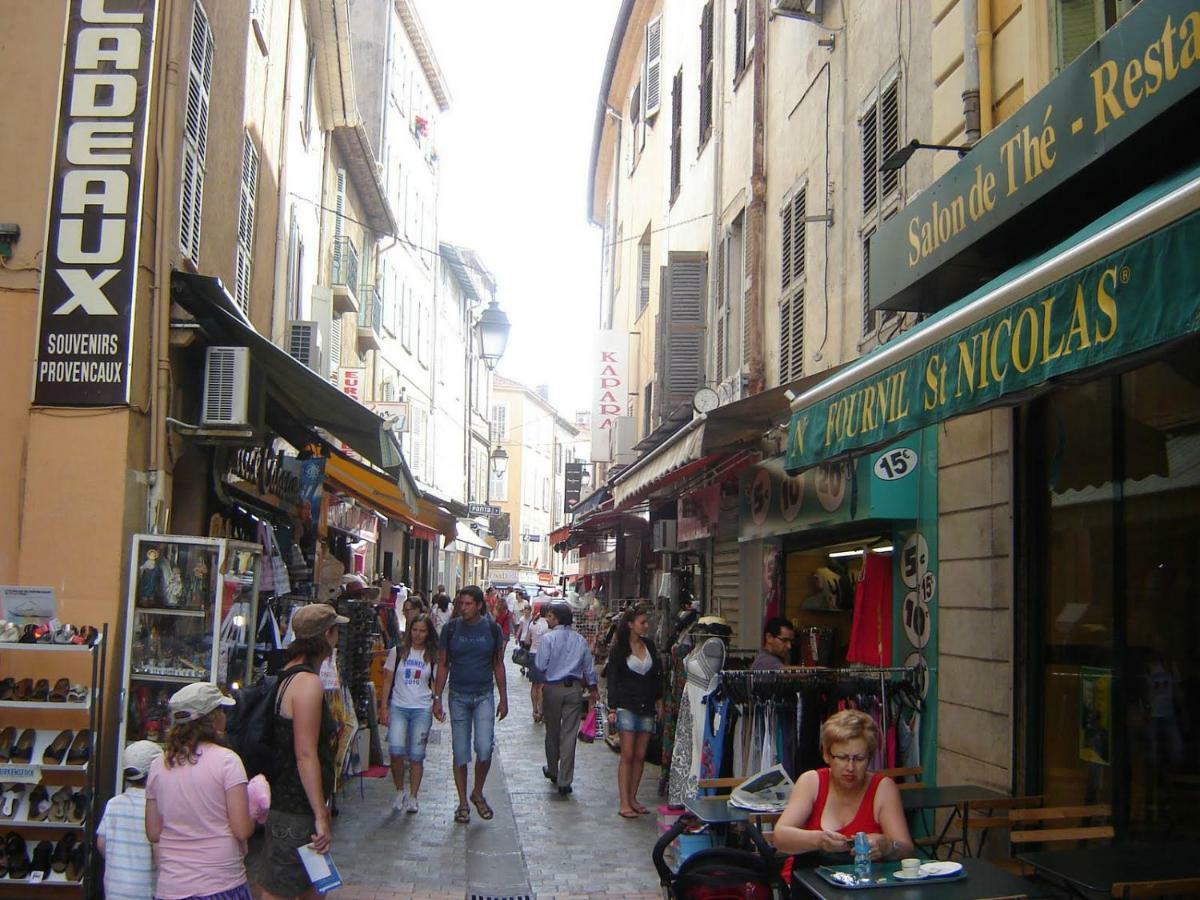 Un Coin De Campagne En Ville Le Cannet Exterior photo